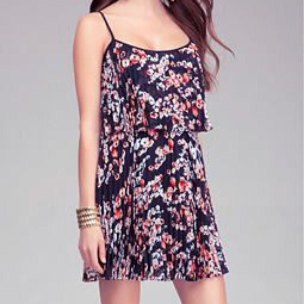 Bebe pleated floral chiffon summer dress